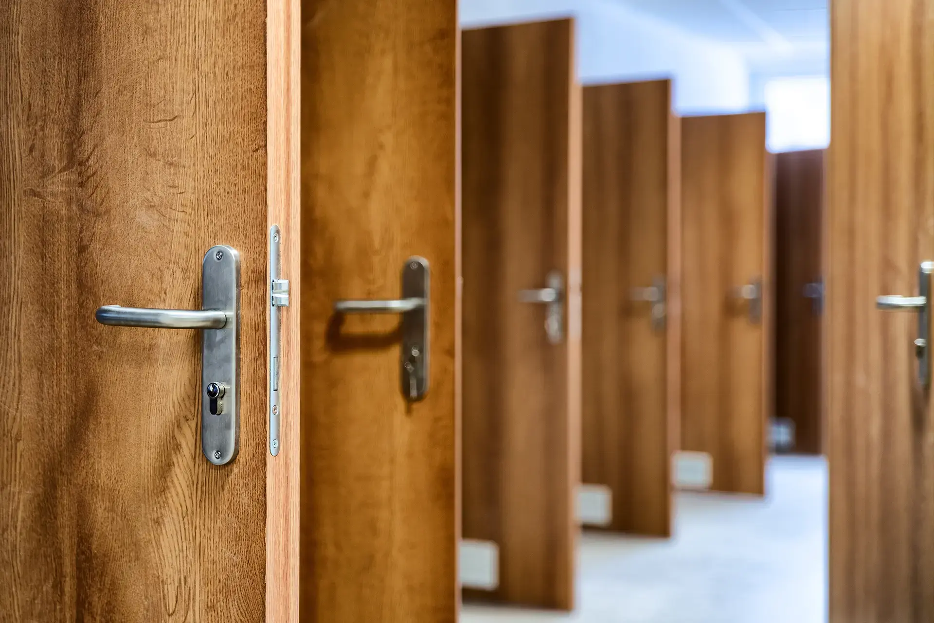 6 Essential Benefits of Using Enterprise Account Specialists for Doors